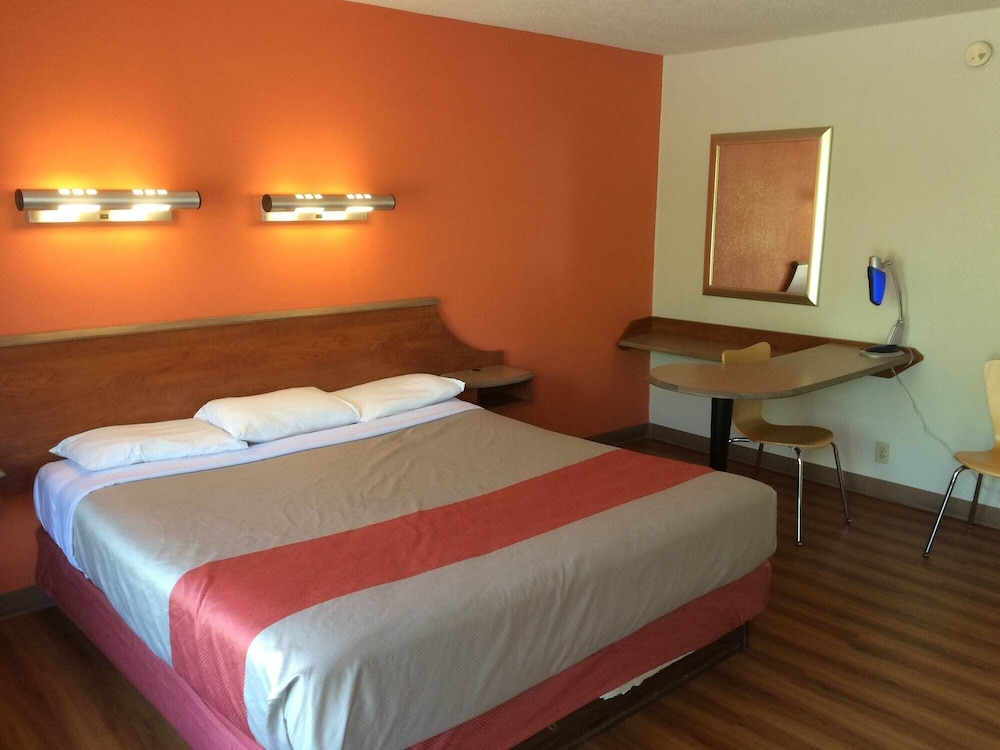Rodeway Inn Mount Vernon, IL 18/32