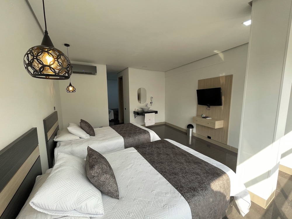 Hotel Merlott 70 39/63