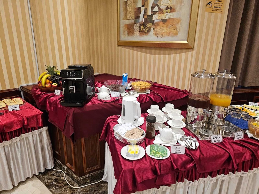 Royal Qatar Hotel 39/45