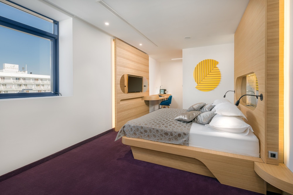 Olympia Sky Hotel 5/50