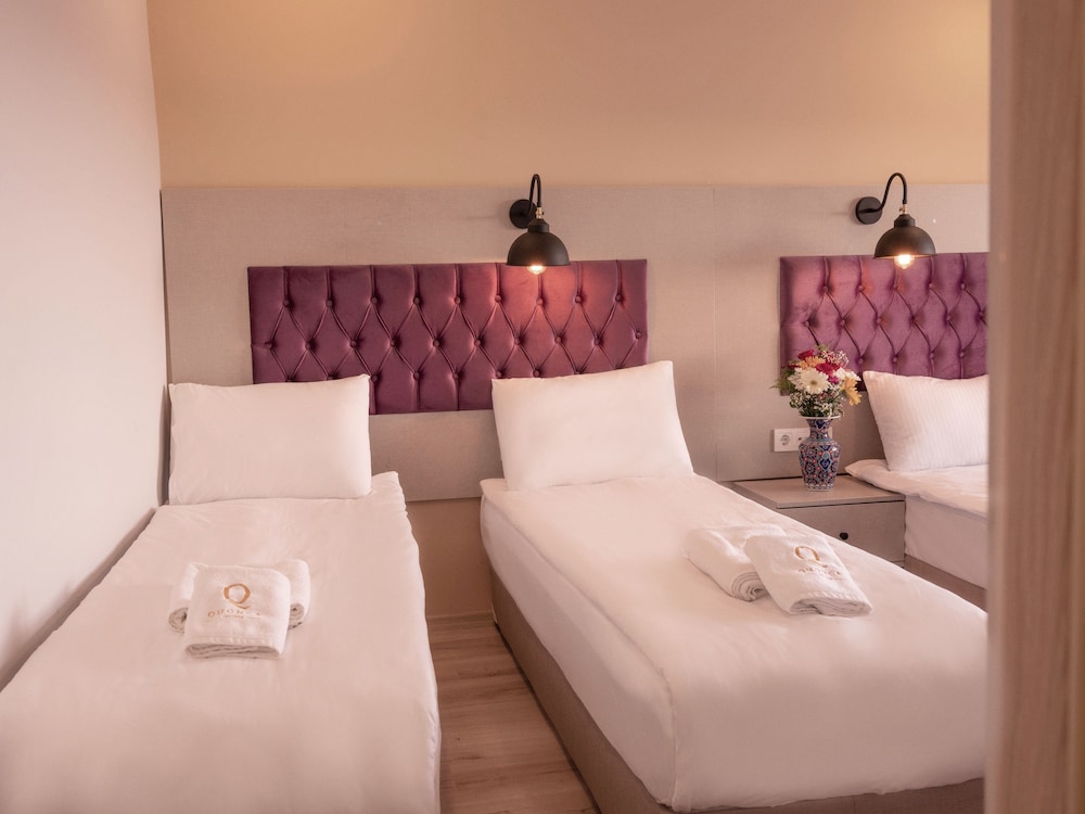Lola Hotel 17/44