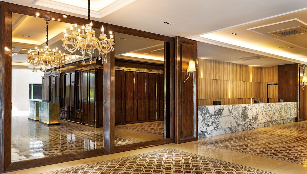 Le Venue Hotel 12/50