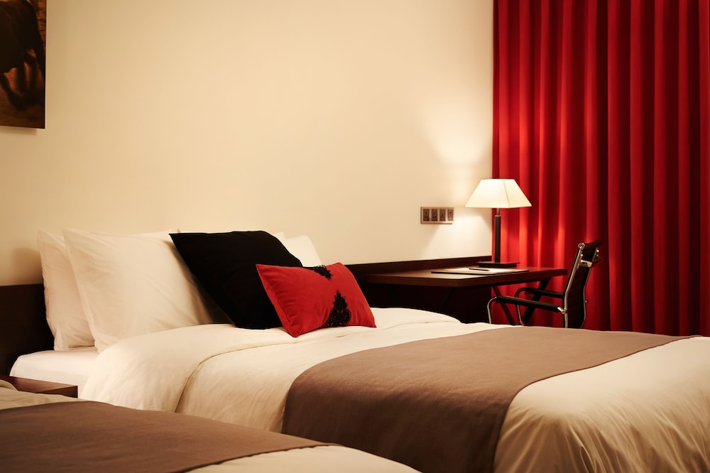 The Classic Hotel 18/68