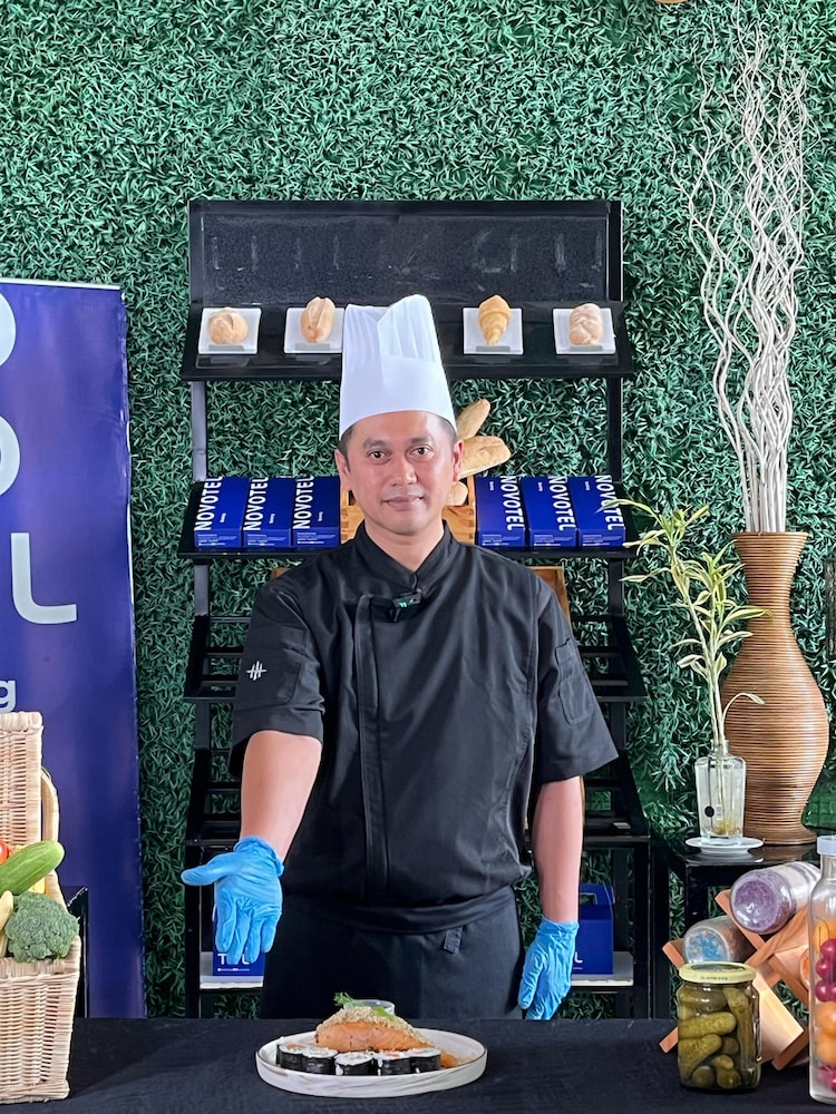 NOVOTEL BANDUNG 7/73