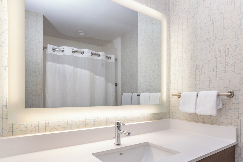 Standard, King Bed, Extra Floor Space، Holiday Inn Express Hotel Suites Banning 7/7