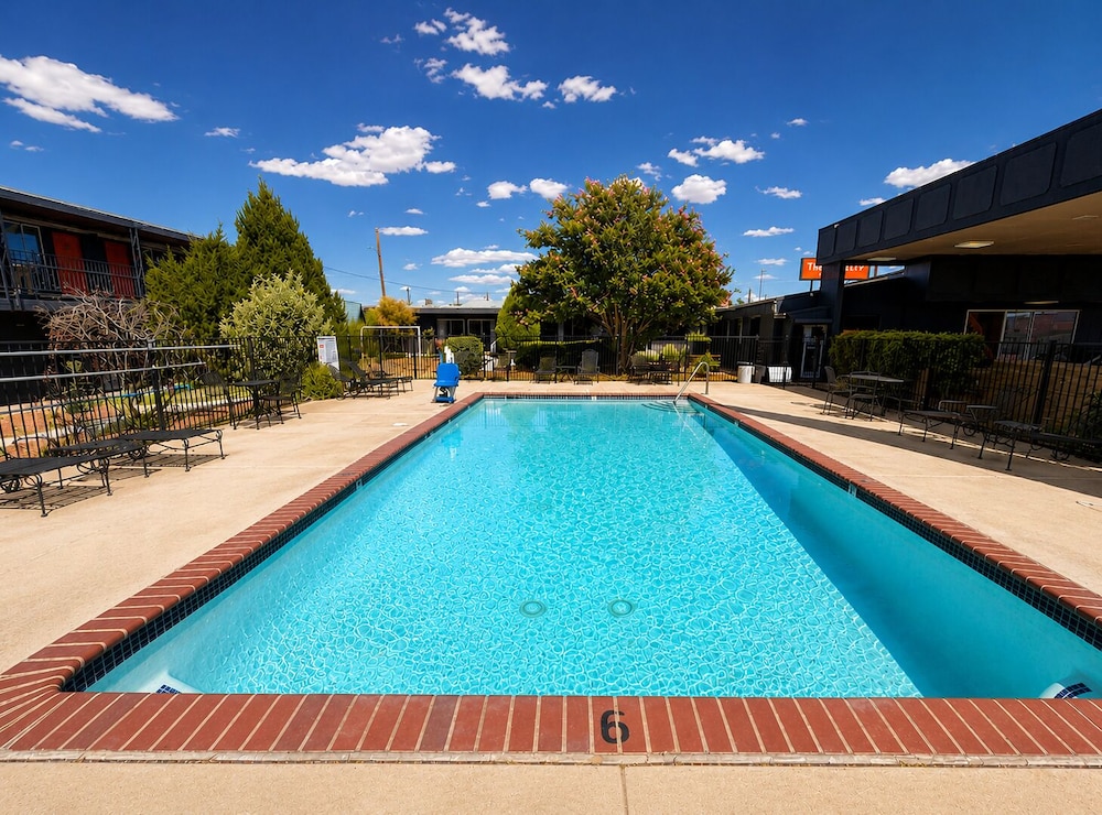 Lake Powell Canyon Inn 37/58