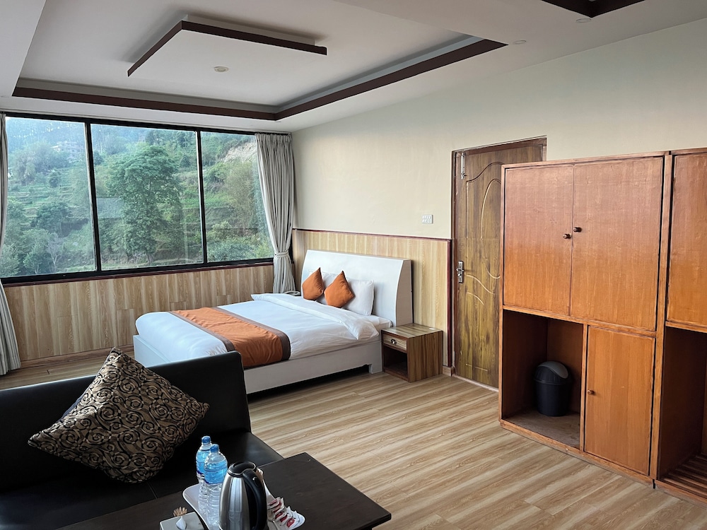 Ratna Giri Resort 22/49