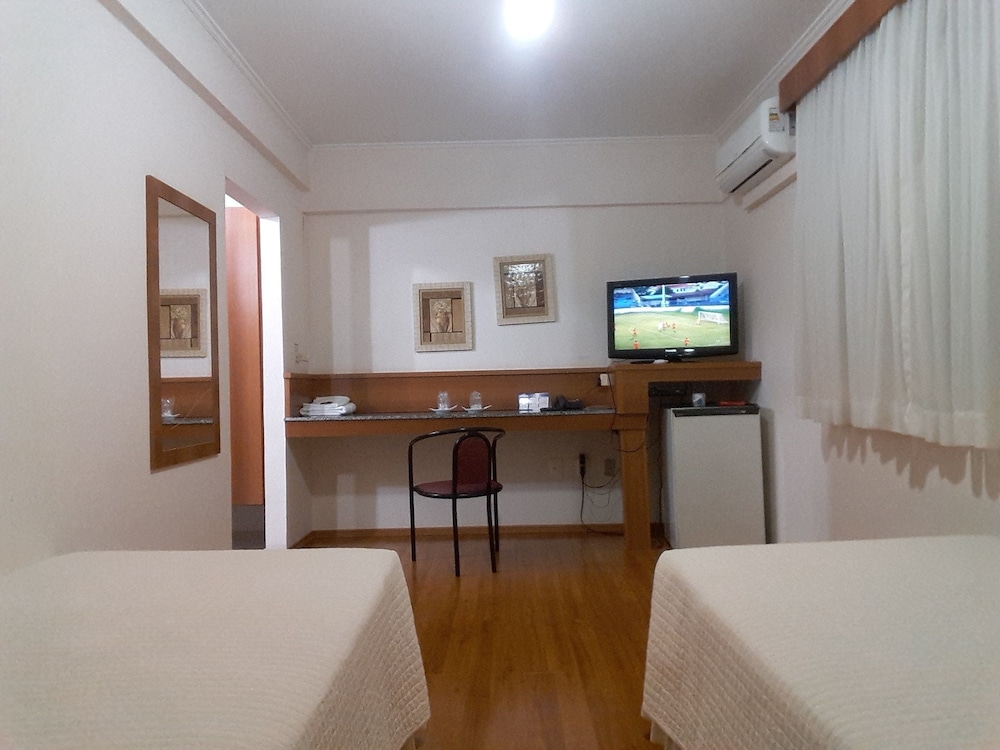 Biazi Plaza Hotel 22/28