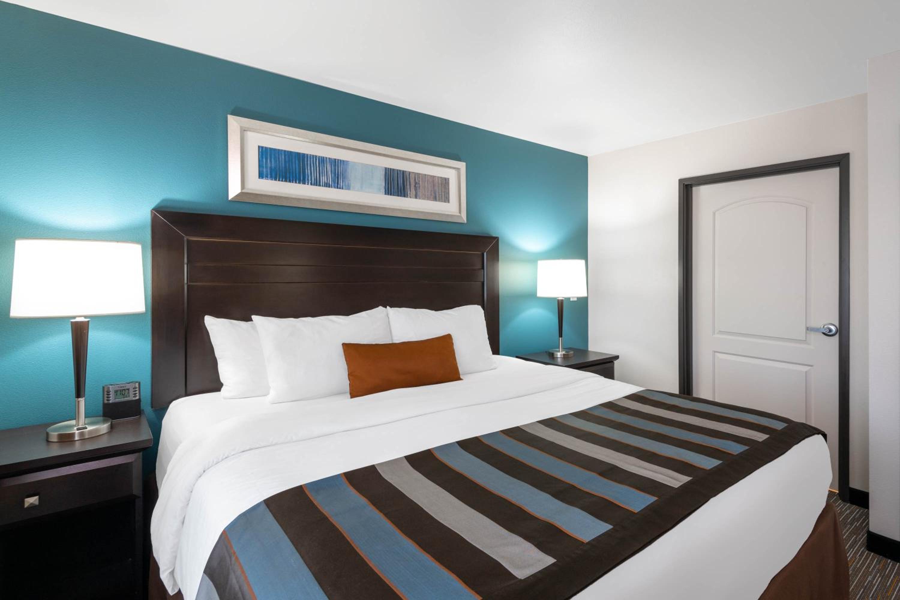 غرفة بسرير كينج بحوض استحمام لذوي الإعاقة، Wingate By Wyndham St George 6/10