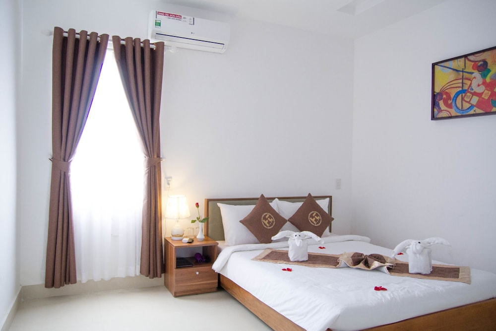 Poetic Hue Hotel 14/50