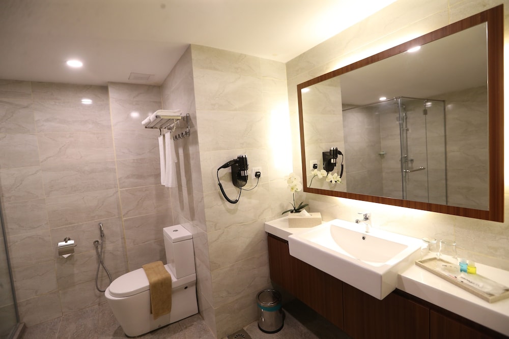 Amerald Resort Hotel 34/35