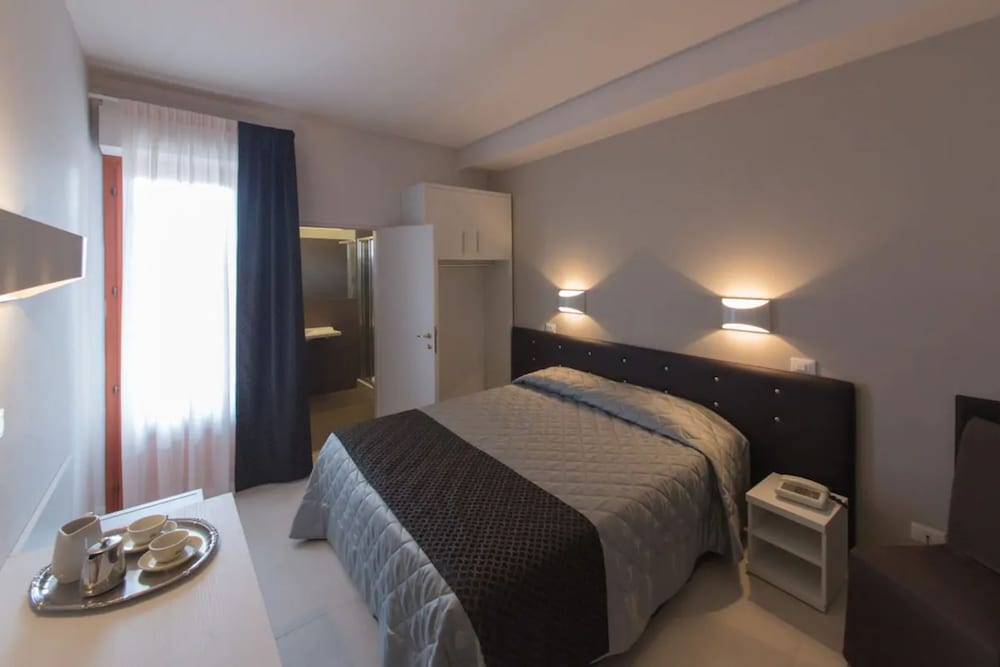 Delta Hotel 14/36