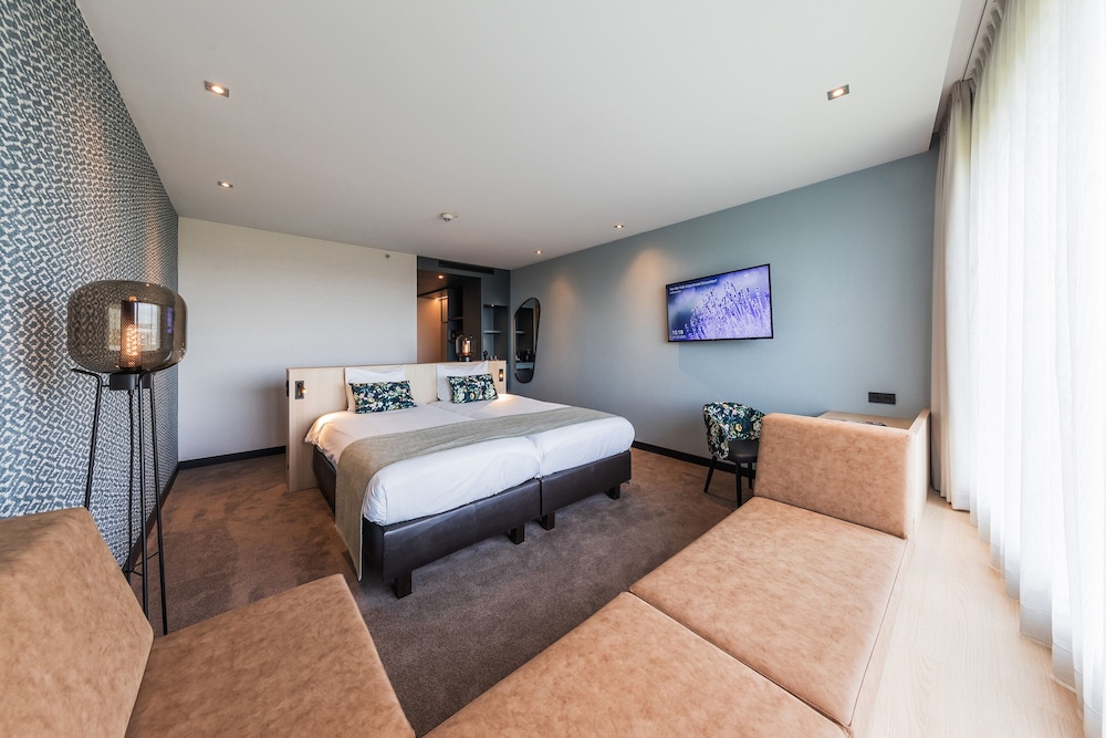COMFORT, TWIN BEDS
