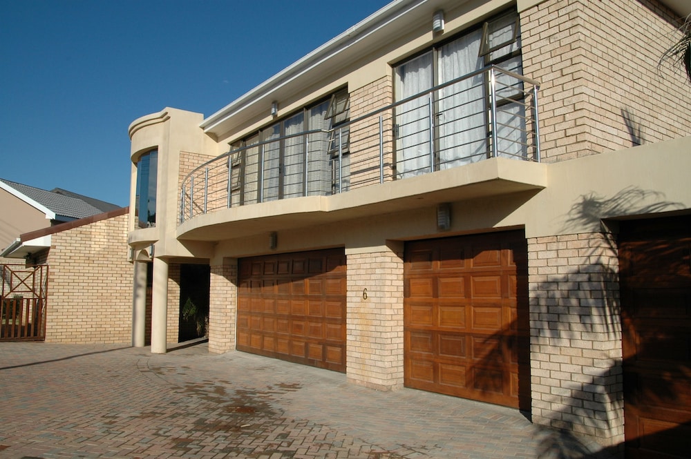 Bon A Vie B And B And Self Catering 1/25