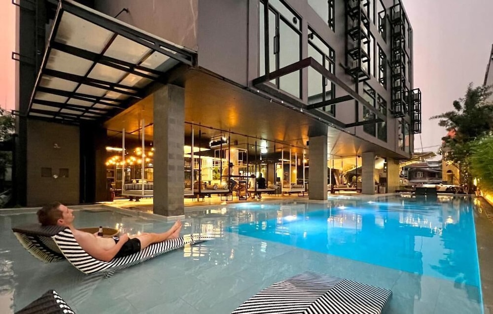 BOOK Design HOTEL -SHA Extra Plus 6/50