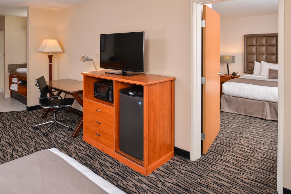 Best Western Plus Mountain View Auburn Inn 18/38