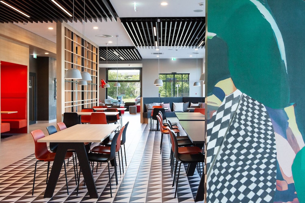 ibis budget Hotel Berlin Airport 30/45