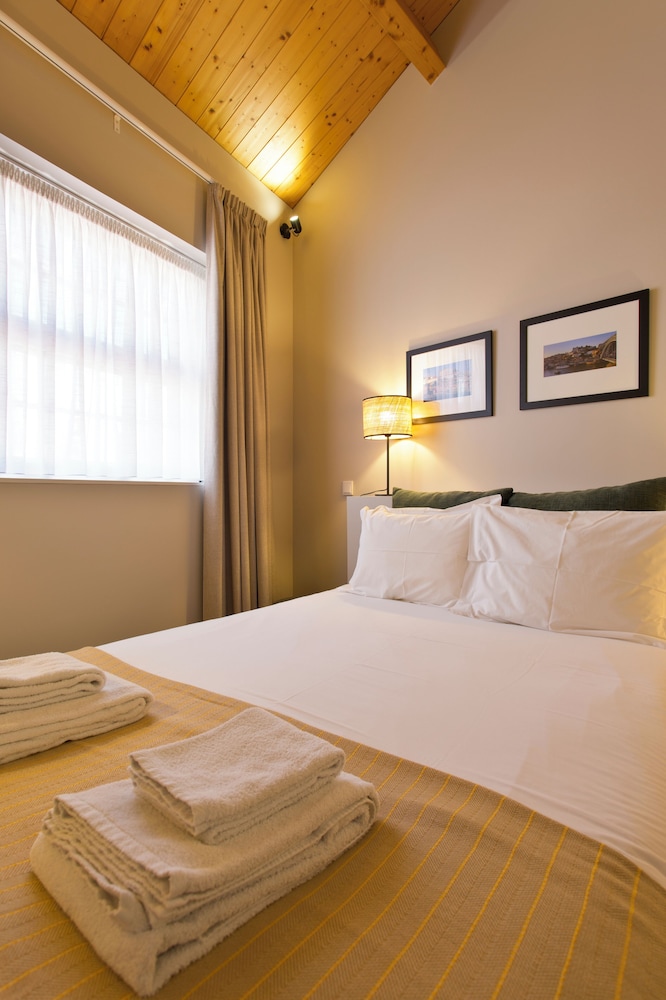 2 BEDROOMS, APARTMENT, BALCONY