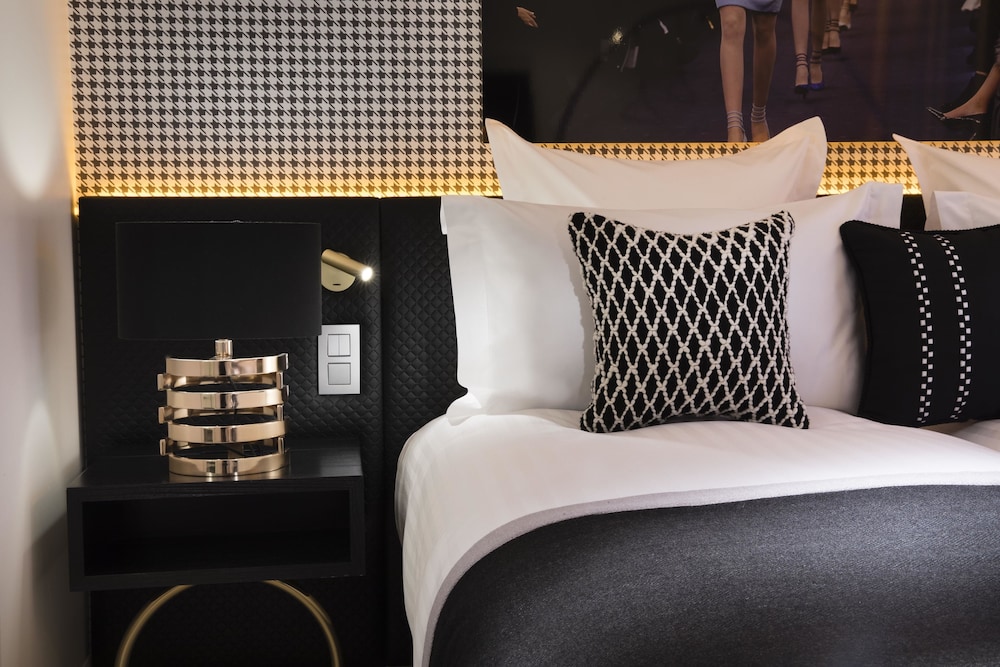 Hotel Dress Code And Spa 39/58