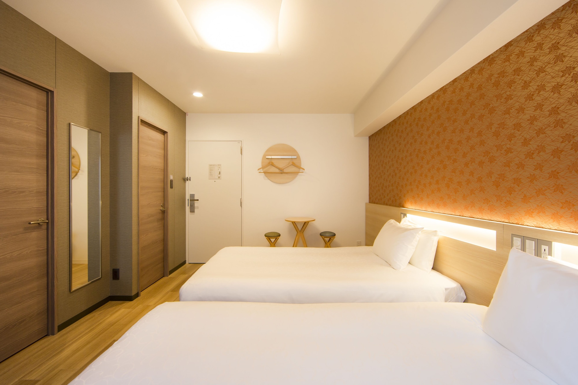 ROOM, TWIN BEDS