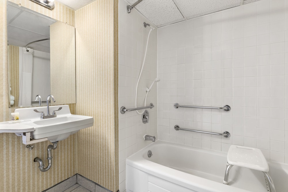 Days Inn by Wyndham Bridgewater Conference Center 11/40