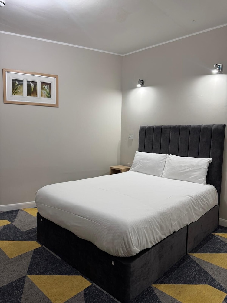 OYO Weaste Hotel 18/50