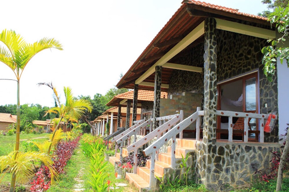 Vung Bau Resort 11/66