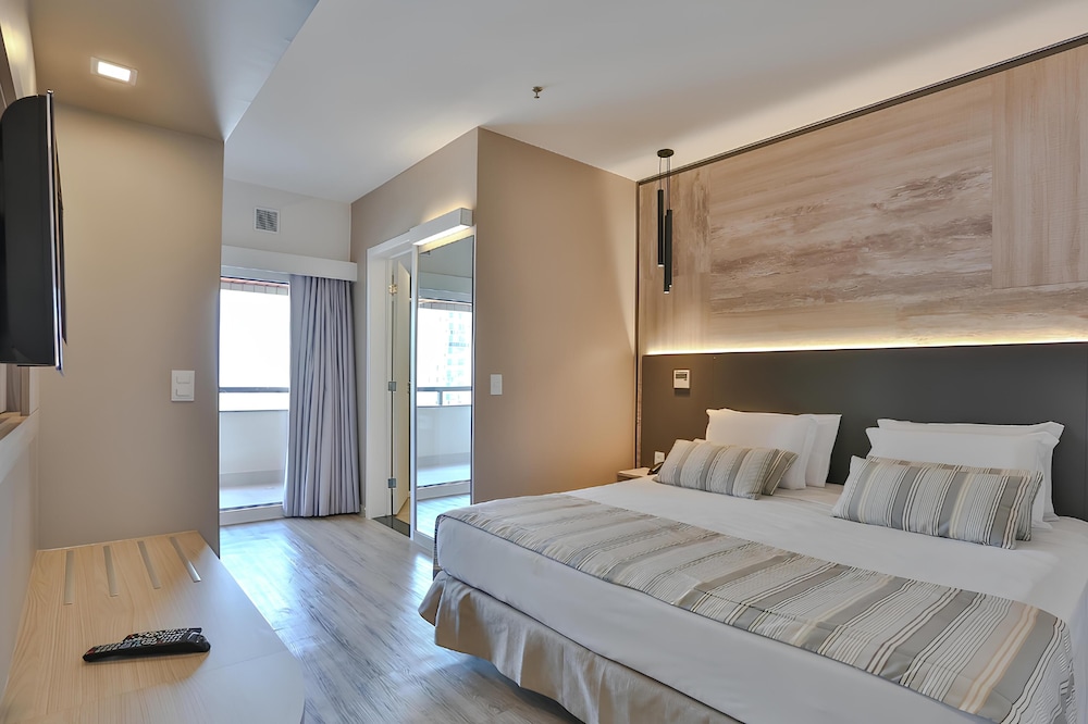 PREMIUM, SUITE, DOUBLE BED, ACCESSIBLE