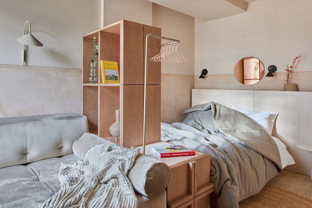 LOCKE, STUDIO, ACCESSIBLE