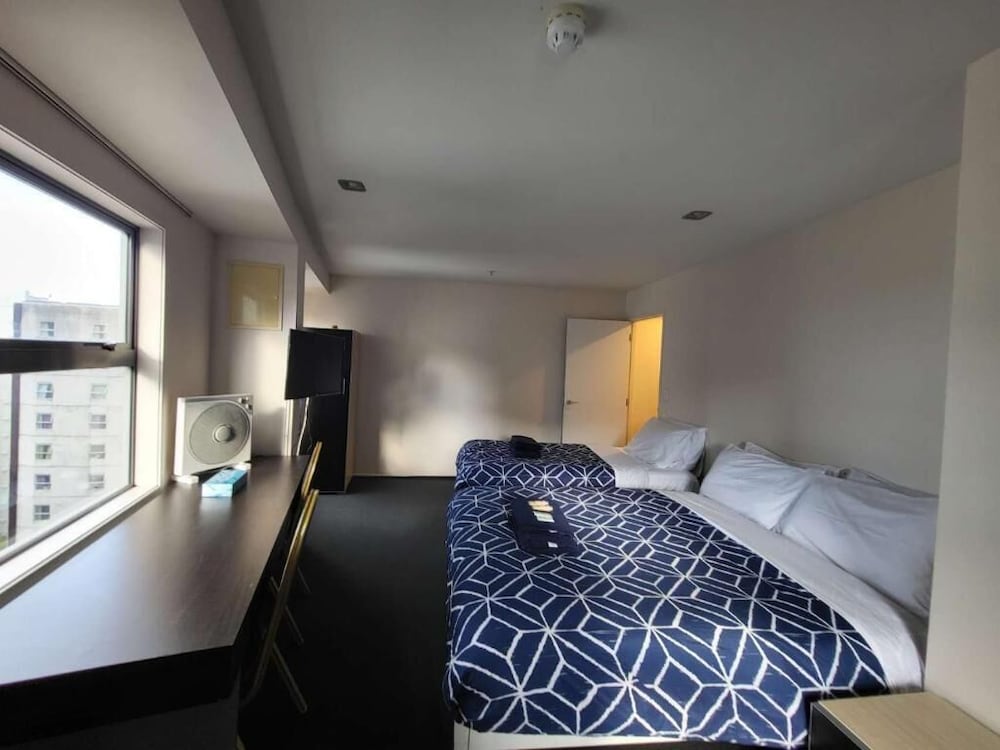 Empire Apartments 26/67