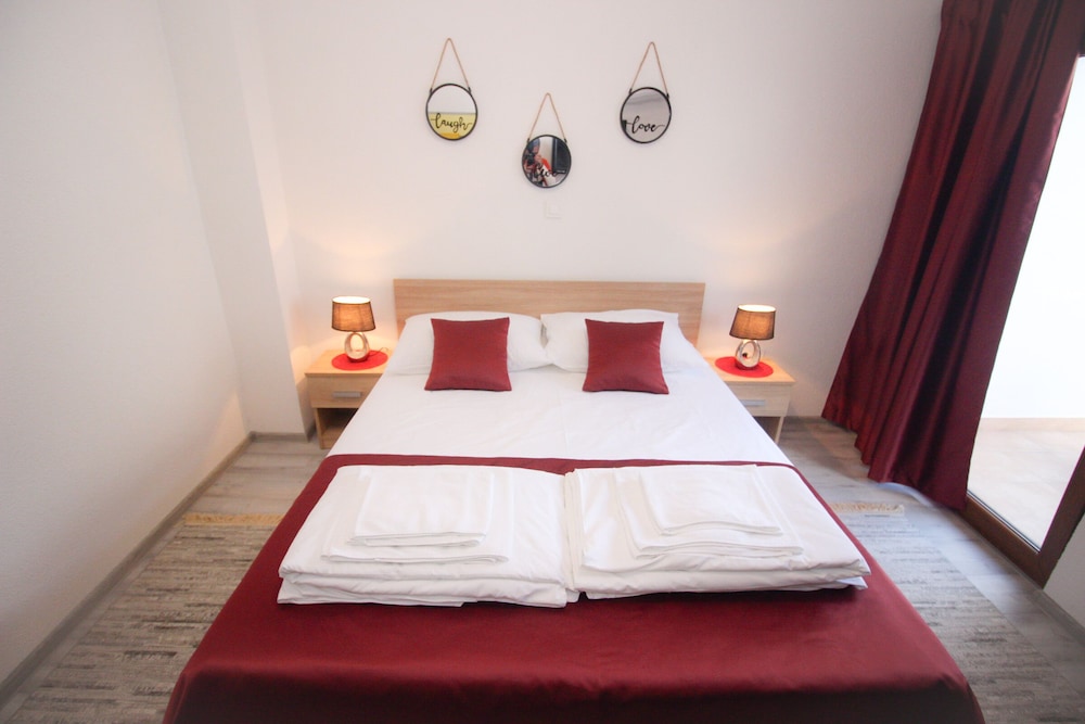 Deluxe, Queen Bed