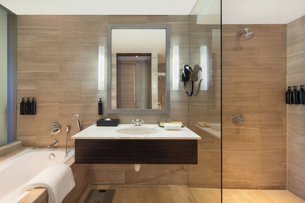Grand Mercure Singapore Roxy 66/66