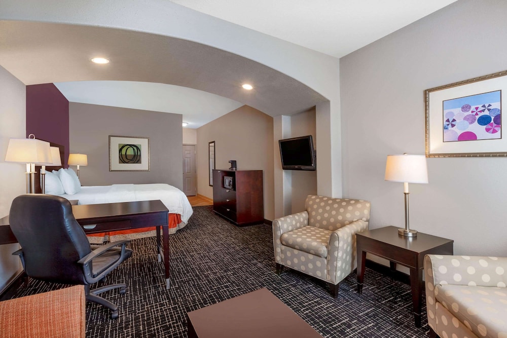 La Quinta Inn And Suites By Wyndham Lumberton 39/59