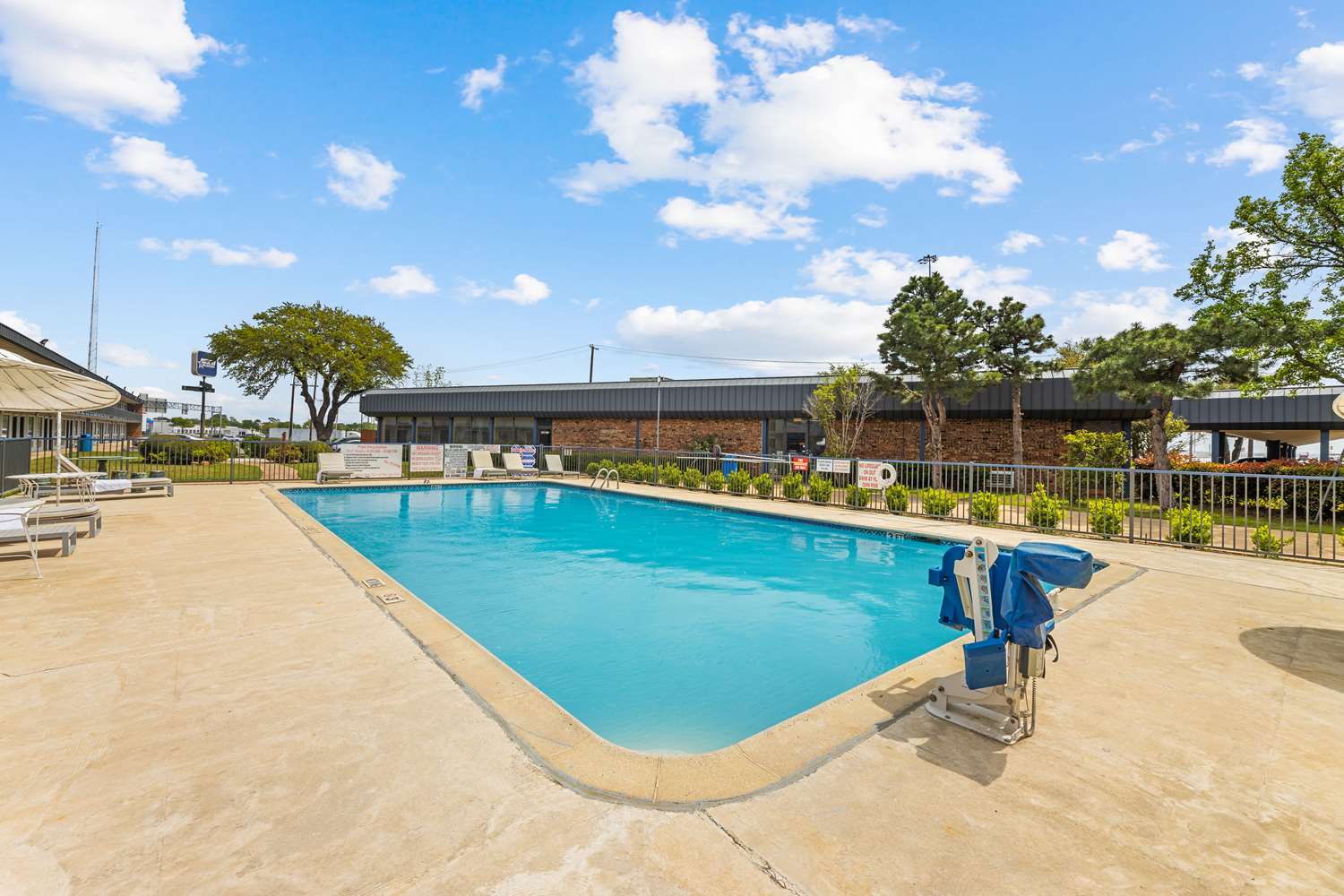 Americas Best Value Inn Ft. Worth Hurst 34/37
