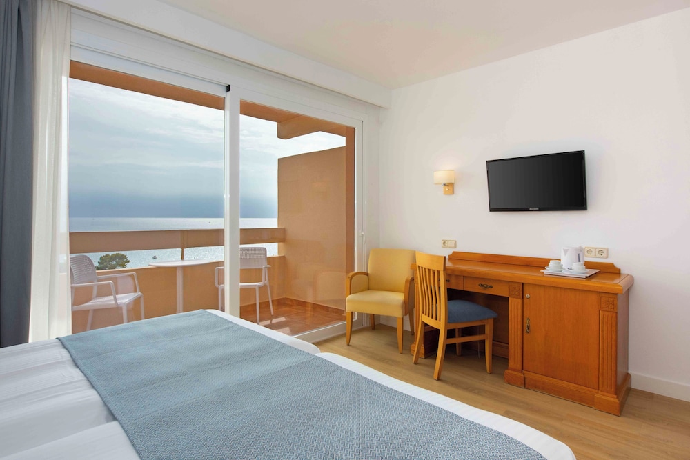 Superior, Single, Queen Bed, Sea View, Balcony