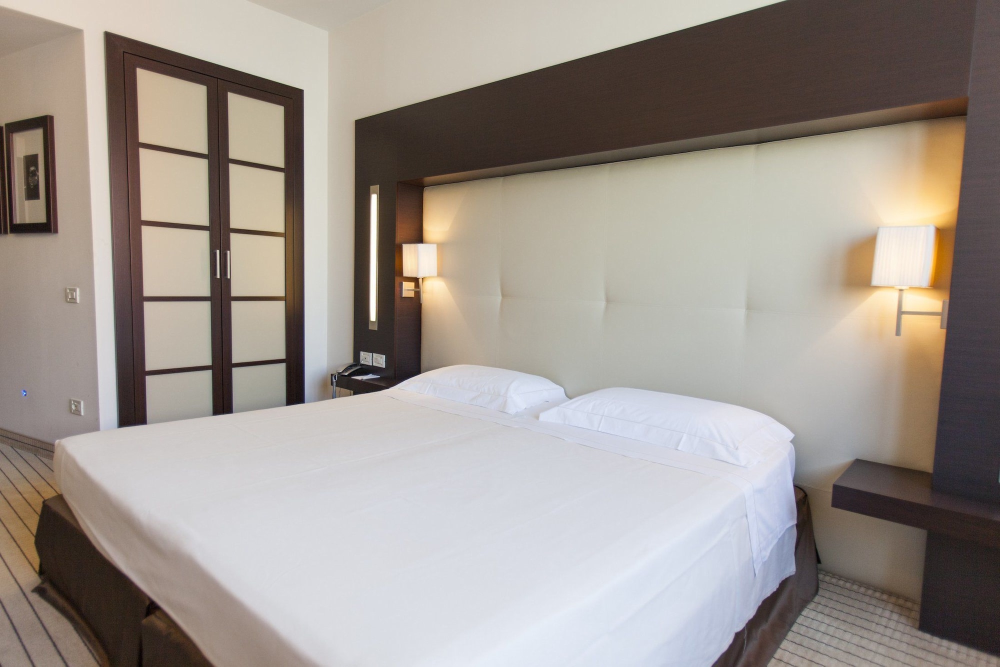 ROOM, SINGLE, DOUBLE BED