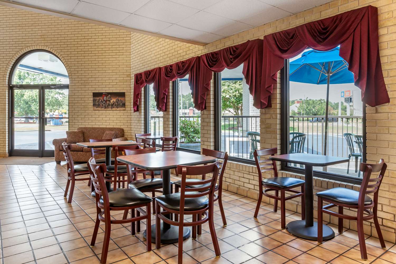 Econo Lodge Fayetteville, NC 20/31