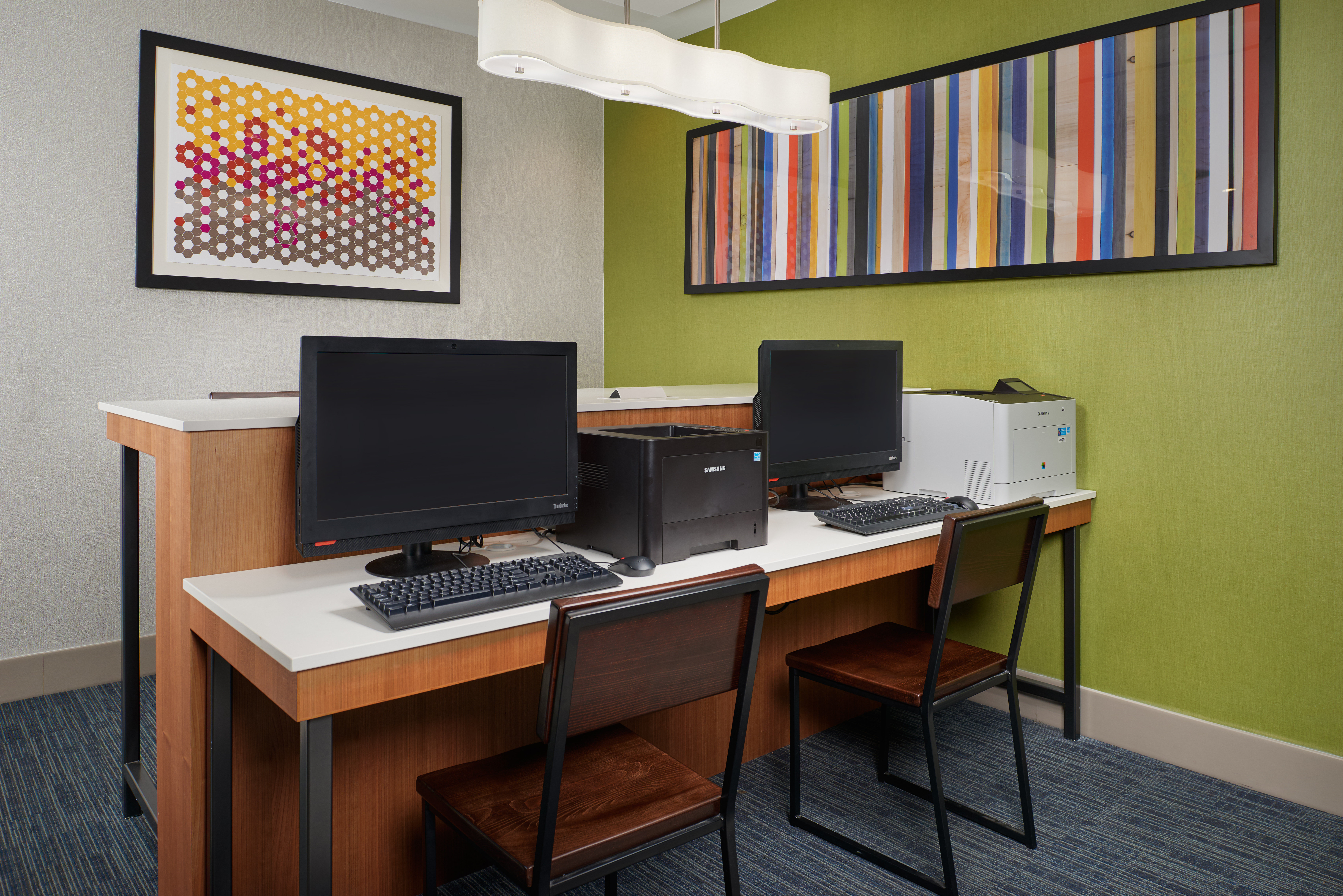 Holiday Inn Express Suites Anniston Oxford 20/24