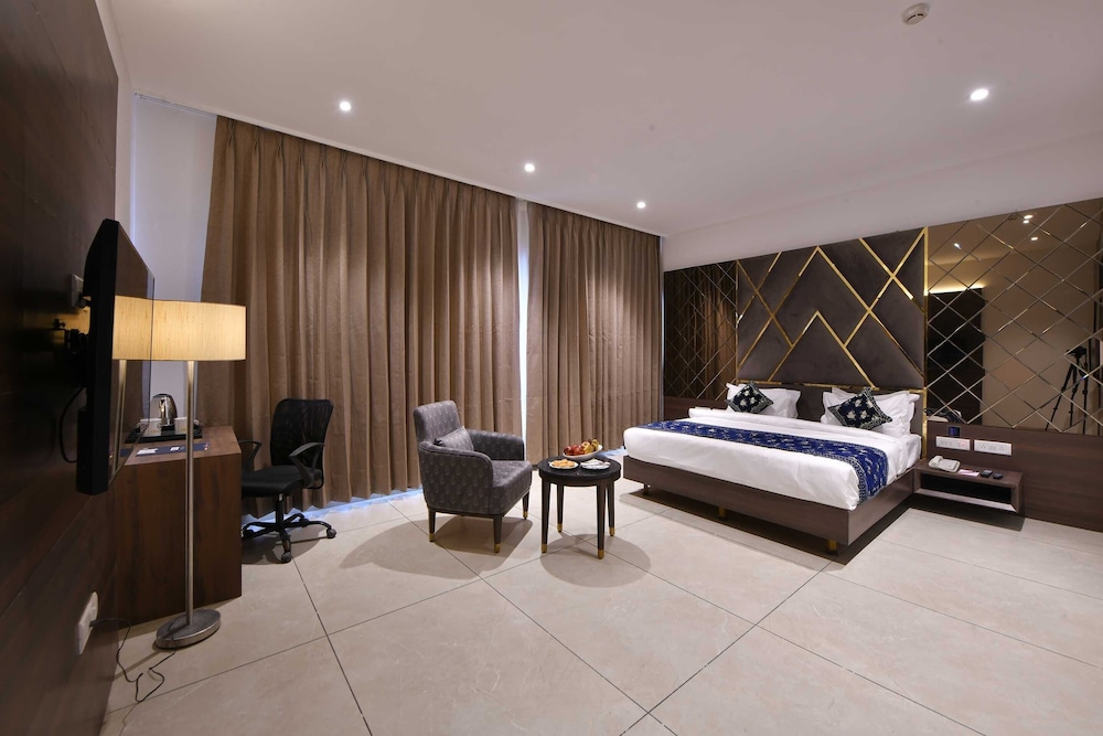 Palette - Hotel Royal Palace Morbi 27/50