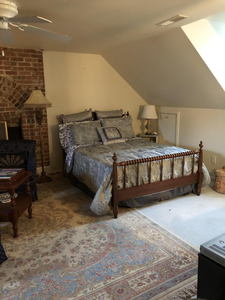 Angie's B&B 31/41