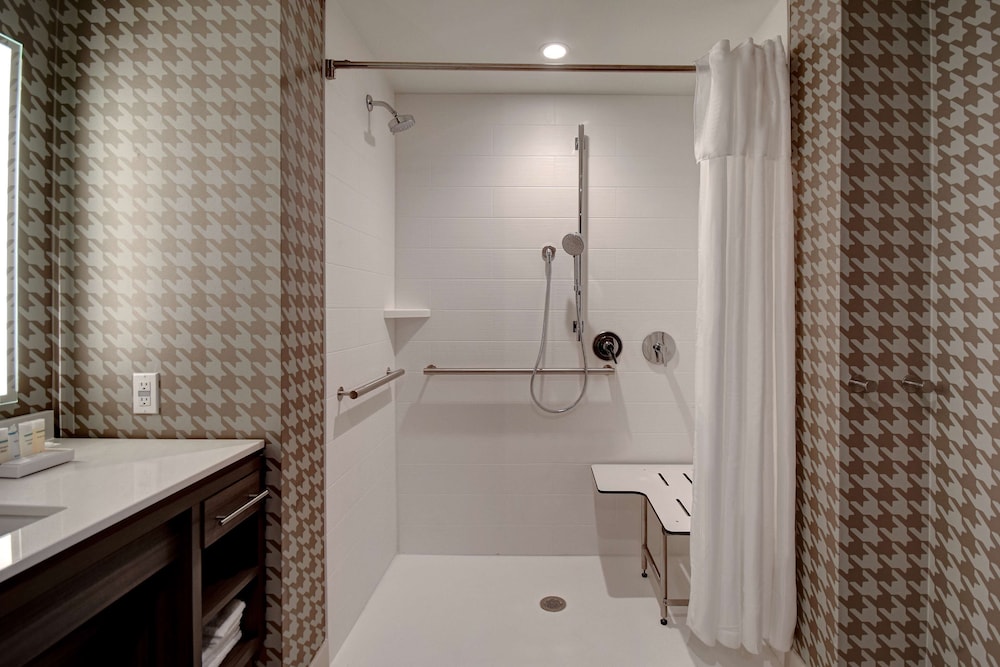 Home2 Suites by Hilton Detroit-Troy, MI 15/43