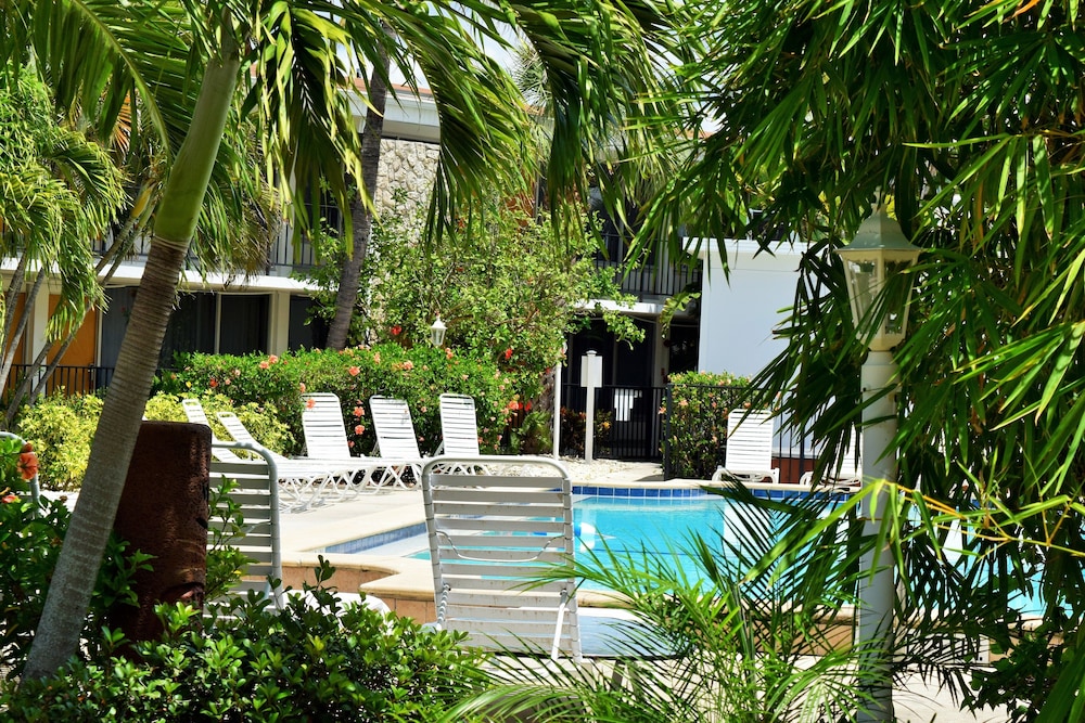 Dolphin Key Resort 38/50