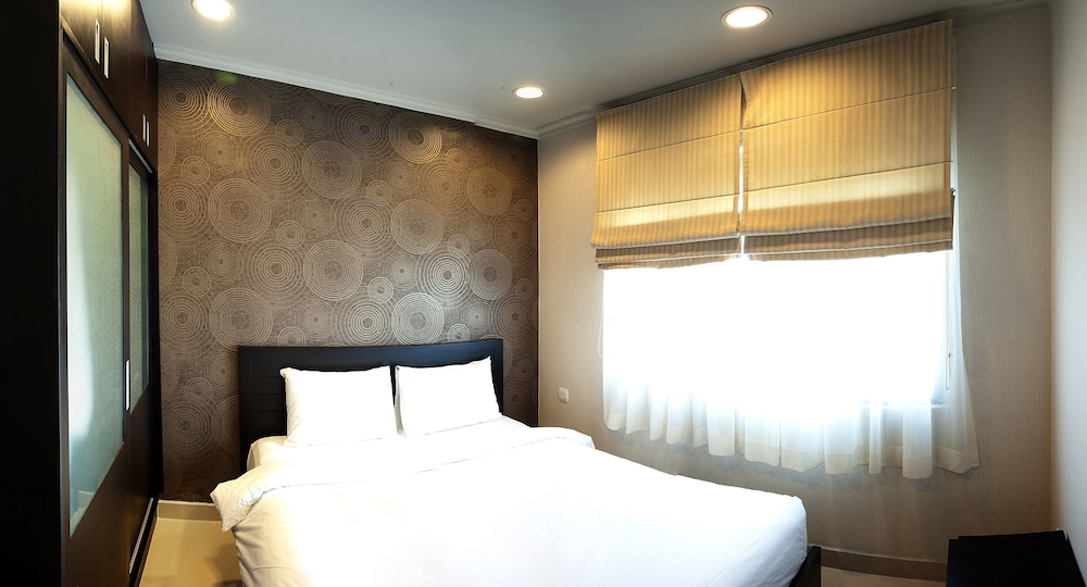 Mayfair Suites - Wmc Tower 11/70