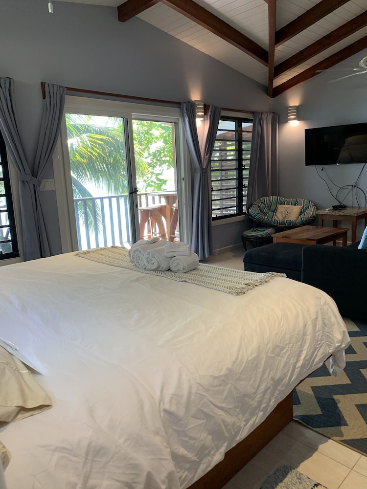 Superior, Suite, King Bed, Beach Side, Balcony