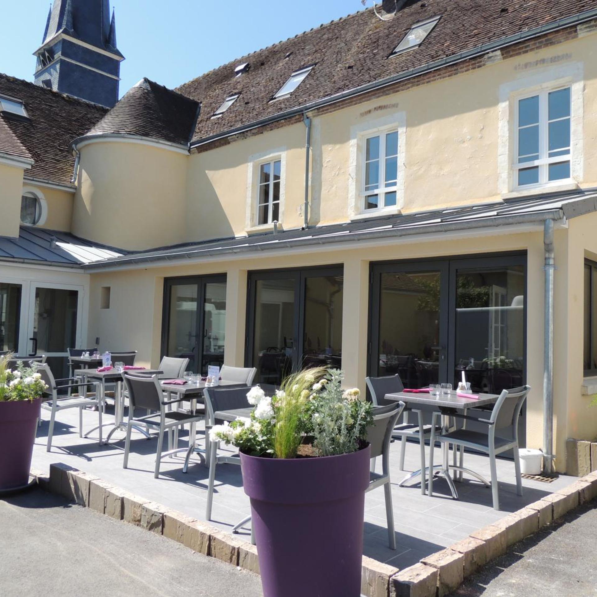 AUBERGE DE LA CLOCHE 20/22