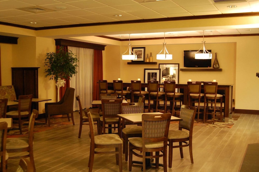 Hampton Inn Geneseo 36/54