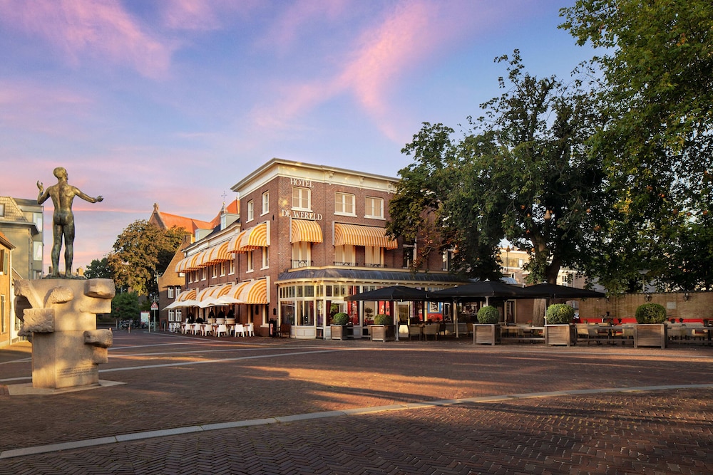 Hotel de Wereld 2/50