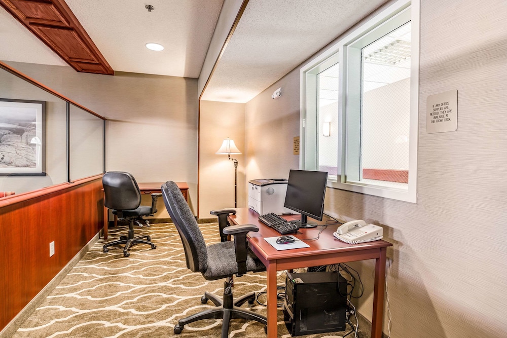 Comfort Inn & Suites Rapid City South - Mt Rushmore Gateway 56/66