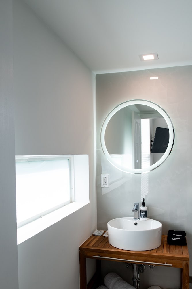 The Lauderdale Boutique Hotel 47/50