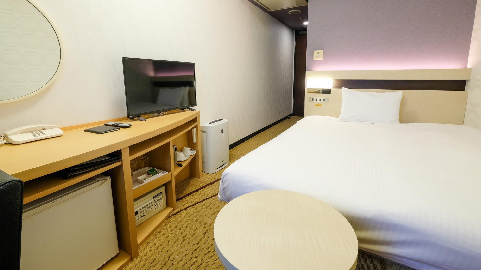 Semi Room, Premier, Double Bed, City View, Small